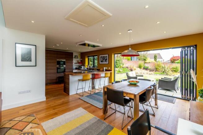 Open Plan Living/Dining Space