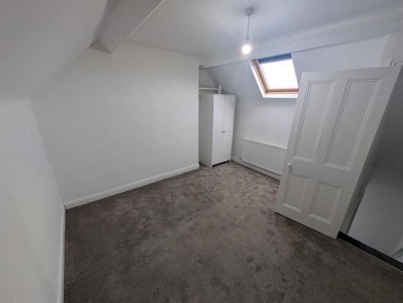 2 bed Terraced to rent Image 8