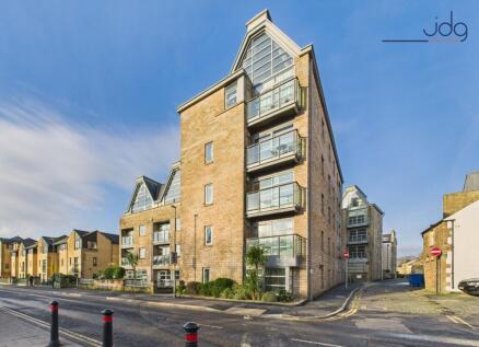 Royal View Apartments, City Centre | Stylish two bedroom apartment with no onward chain