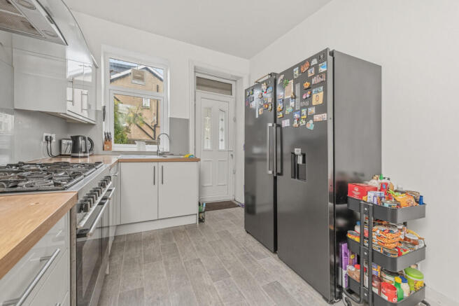 4 bed Detached for sale Image 11
