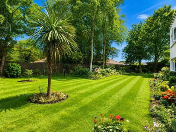 Wortley Road, Highcliffe, Christchurch, Dorset, BH23 photo 4