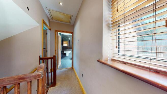 FIRST FLOOR LANDING