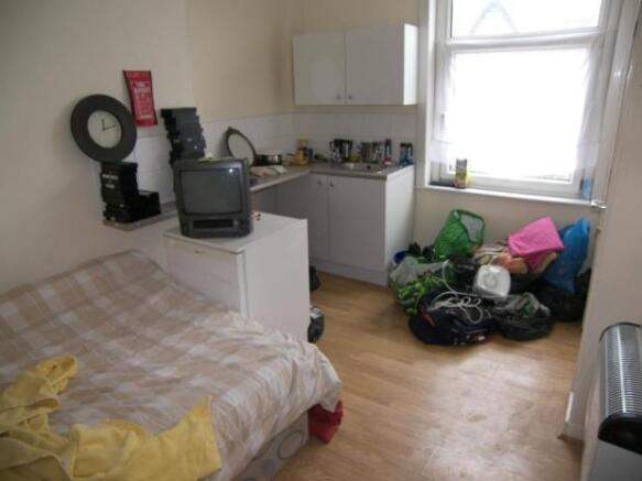 Bedsit 4
