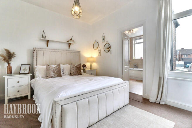 3 bed Semi-Detached for sale Image 9