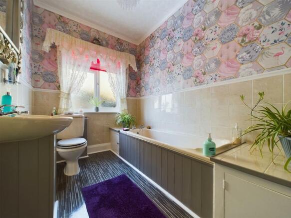 3 bed Detached Bungalow for sale Image 10