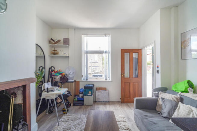 2 bed Flat for sale Image 2