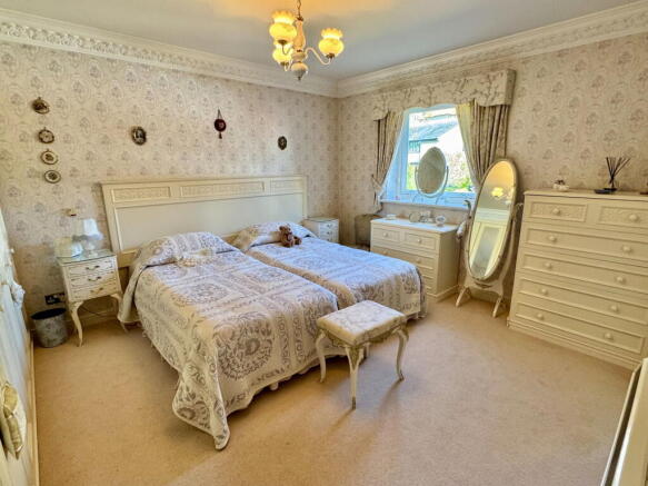 2 bed Apartment for sale Image 11