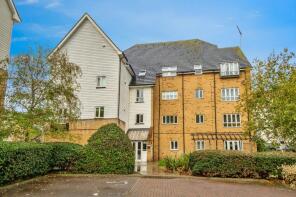 Flat 2, Compass Court, Waterside, Gravesend DA11 9FA