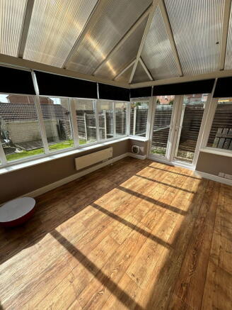 2 bed Semi-Detached to rent Image 9