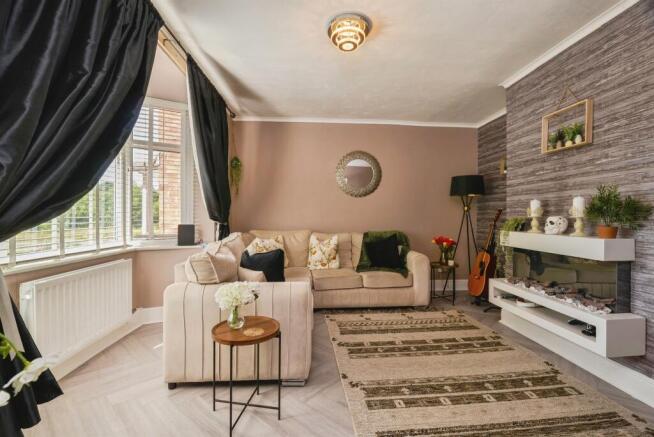 3 bed Terraced for sale Image 4
