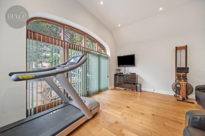 Haylett Lodge  -21