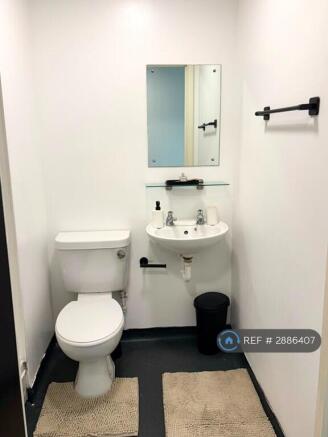 1 bed Flat Share to rent Image 7