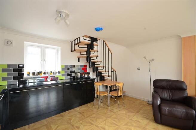 Lounge/Kitchen