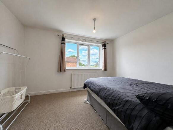 2 bed Semi-Detached to rent Image 8