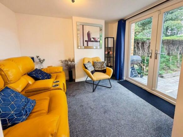2 bed Link Detached House for sale Image 9