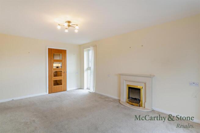8705769-interior06-800.jpg