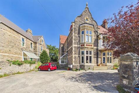 Spacious two-bedroom Garden flat in Clevedon