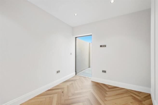Flat 1 Navy Rose Apartments-9.jpg