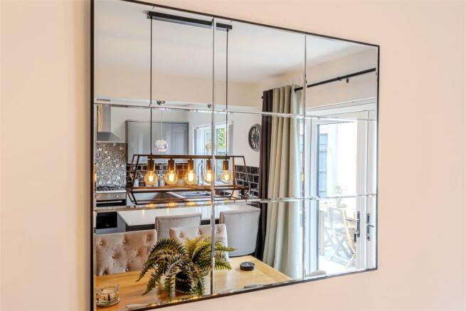 Kitchen Dining Area