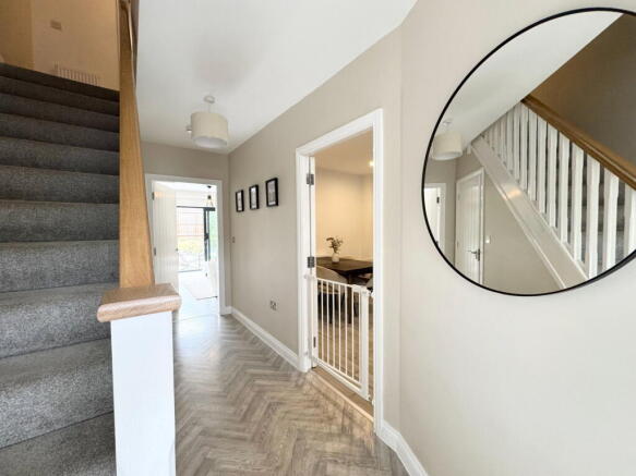 3 bed Semi-Detached for sale Image 6