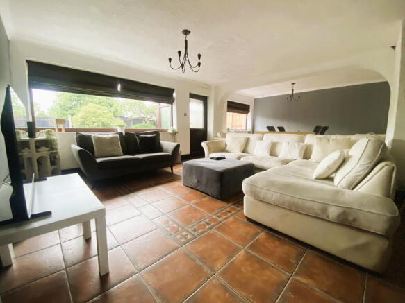 4 bed Detached for sale Image 7