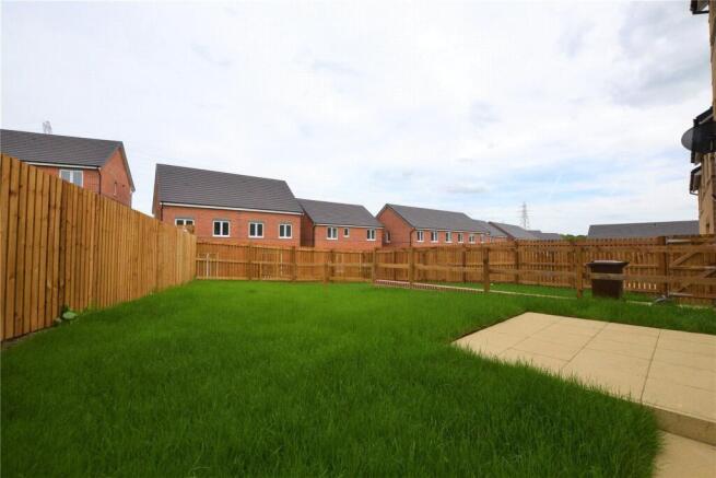 4 bed Semi-Detached for sale Image 8