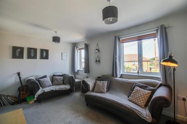3 bed Town House for sale Image 5