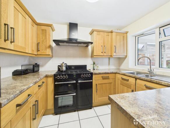 CAM02773G0-PR0349-STILL010