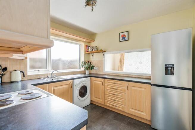 24 Broomfields Farm Road_1.jpg