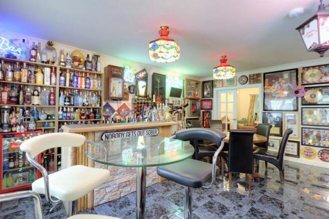 Bar/Entertaining Room