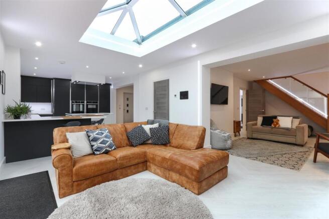 Living Room2.jpg