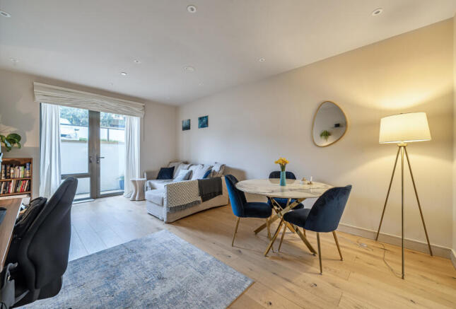 1415739-7-6995a8a...