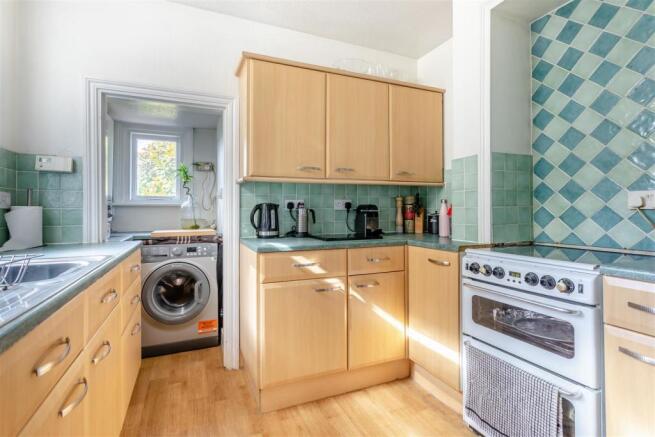8510978-interior16.jpg