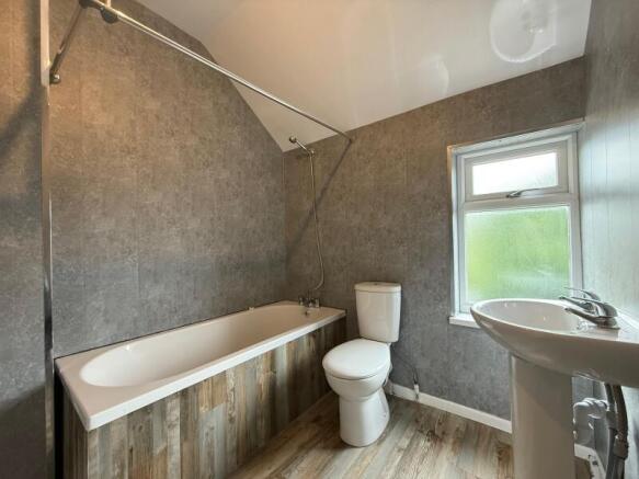 2 bed Terraced to rent Image 7