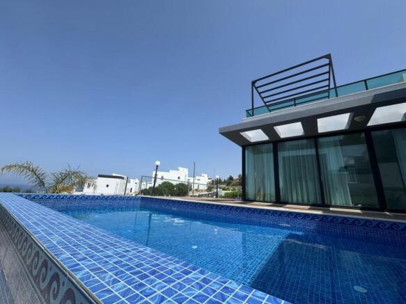 Modern Stylish 3 Bedroom Villas with 8x4 Infinity Swimming Pool Fully Furnished Image 91 2