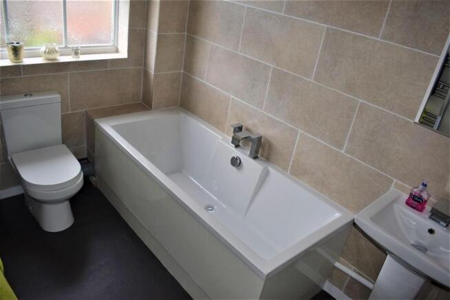 Bathroom1.JPG