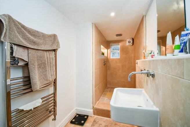 1 bed Apartment to rent Image 7