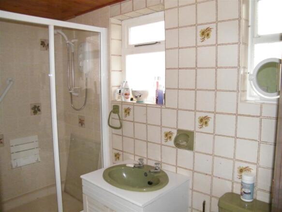 SHOWER ROOM