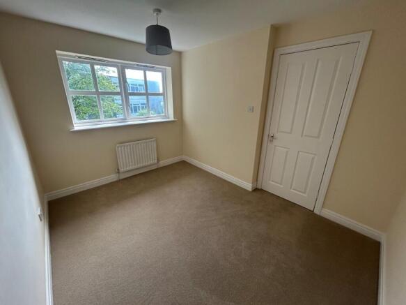 3 bed Semi-Detached to rent Image 7