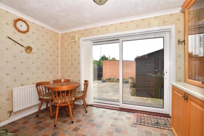 Kitchen/ Breakfast Room