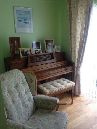 Photo 8