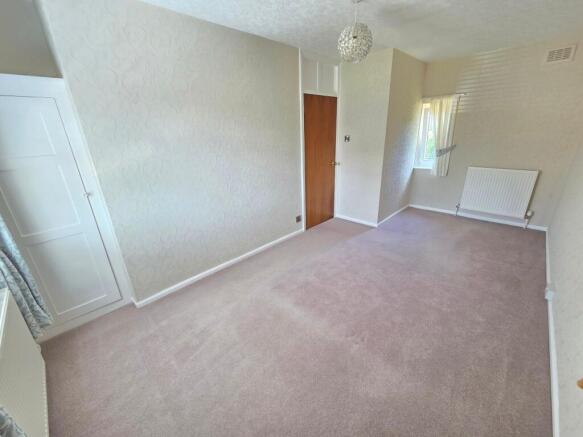 3 bed Semi-Detached for sale Image 8
