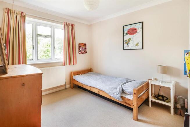 house. estate agent Dunsfold bedroom