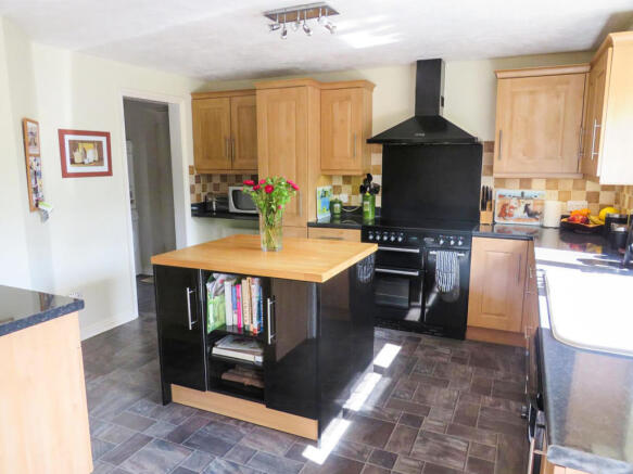 Kitchen / Breakfast Room