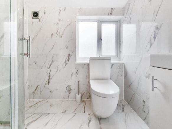 OWN SHOWER ROOM