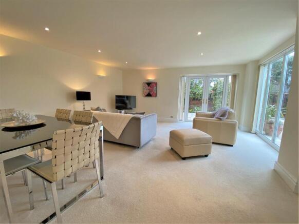 St Annes Road East, 200, Bungalow Lounge 2 LEA.JPG
