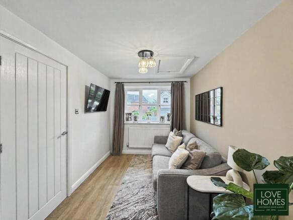 3 Bedroom detached | 2 Reception Rooms | Dining Kitchen | Conservatory photo 5
