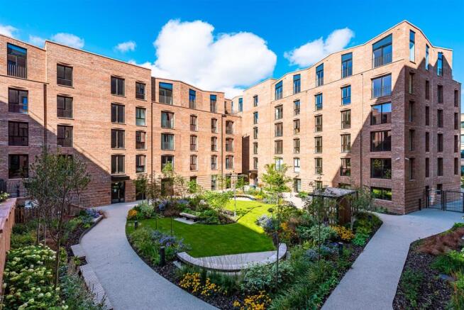 2 bed Apartment for sale Image 10