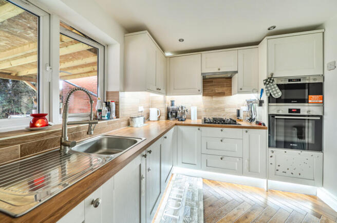 1403091-6-6970d25...