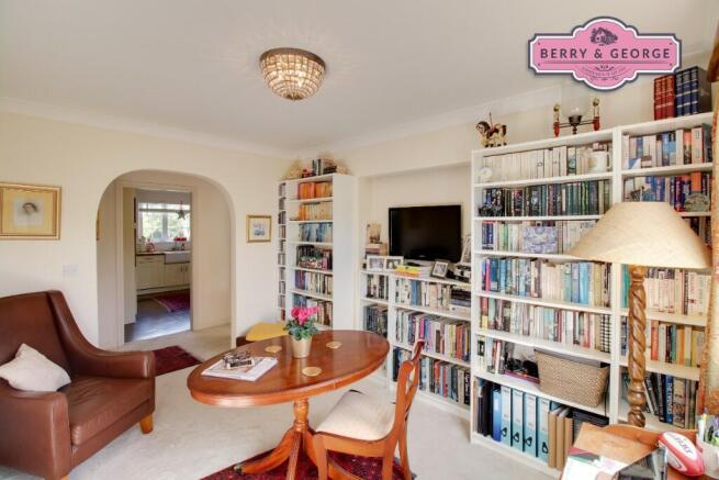 LIBRARY / SNUG